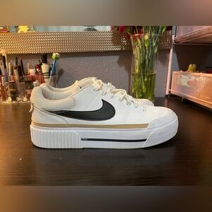 nike court legacy lift women’s shoes 
size- 8.5 U.S
color- white brown black